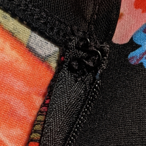 Guess Black and Red Long Sleeve Bodycon Dress - Picture 4 of 5